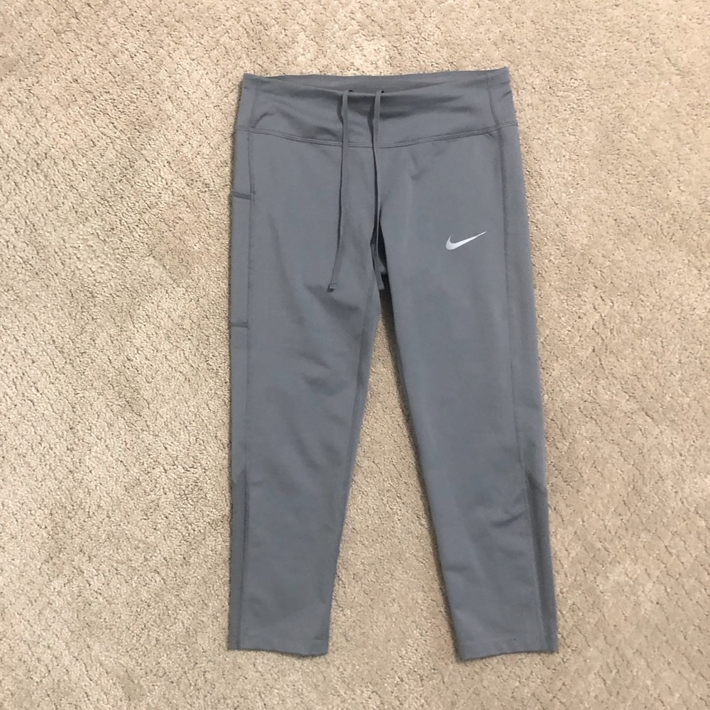 Never Worn - Light Grey Nike Dri-Fit Capri Legging - Size Small
